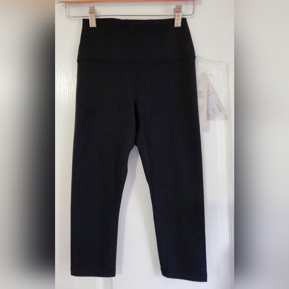 NWT Athleta Transcend High Rise Capri Size S/P In Black - Picture 3 of 8